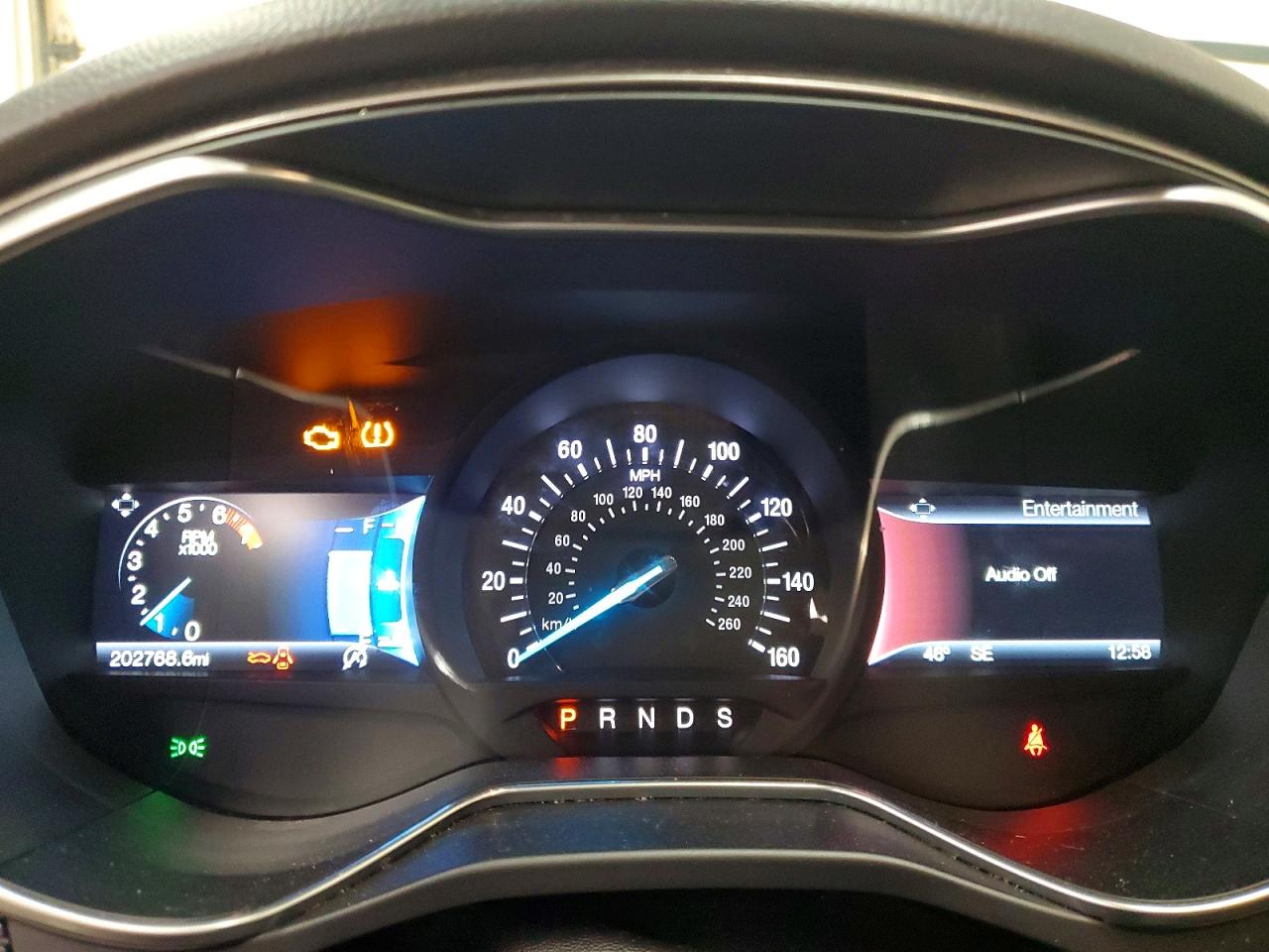 2017 FORD FUSION SE photo 9