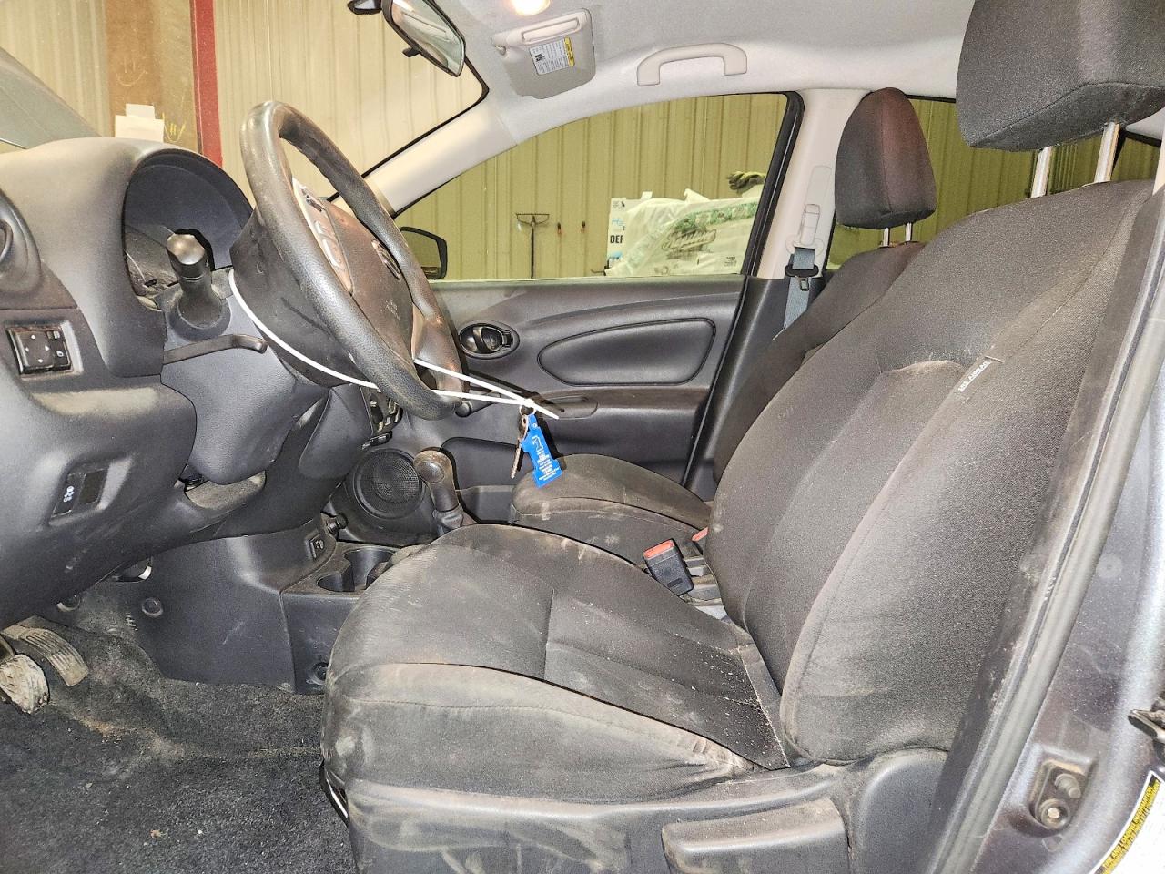 2019 NISSAN VERSA S photo 13