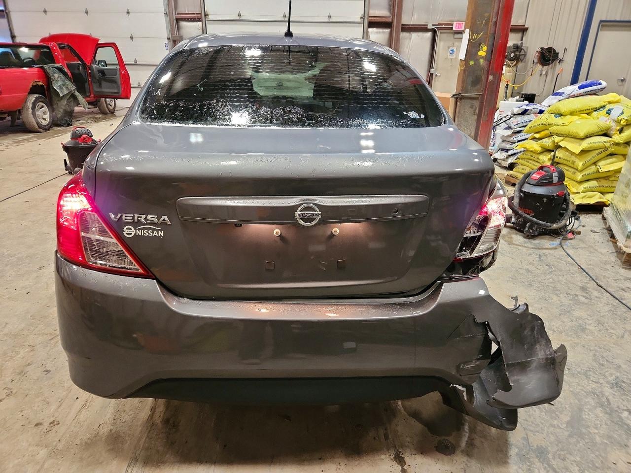 2019 NISSAN VERSA S photo 11