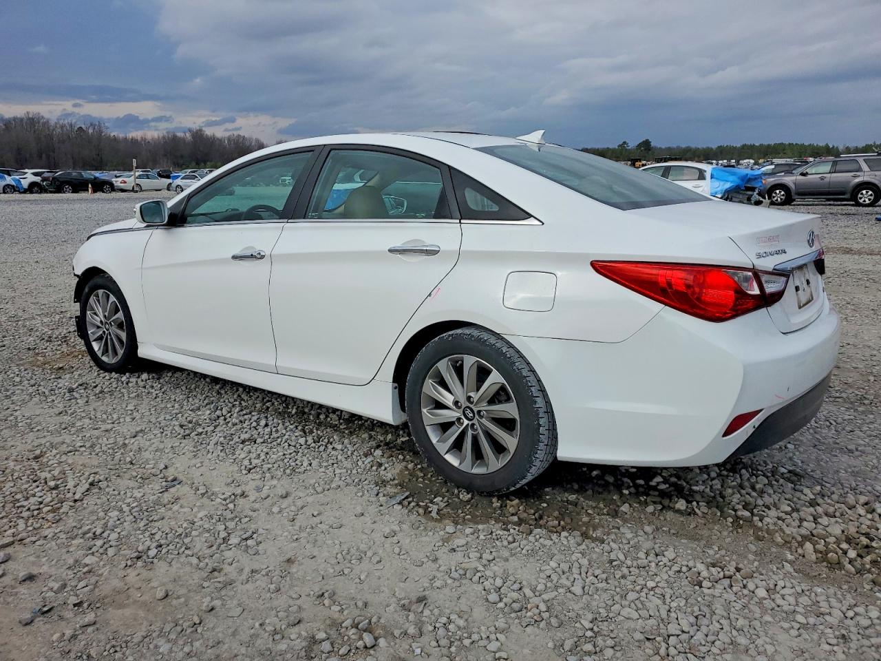 2014 HYUNDAI SONATA SE photo 2