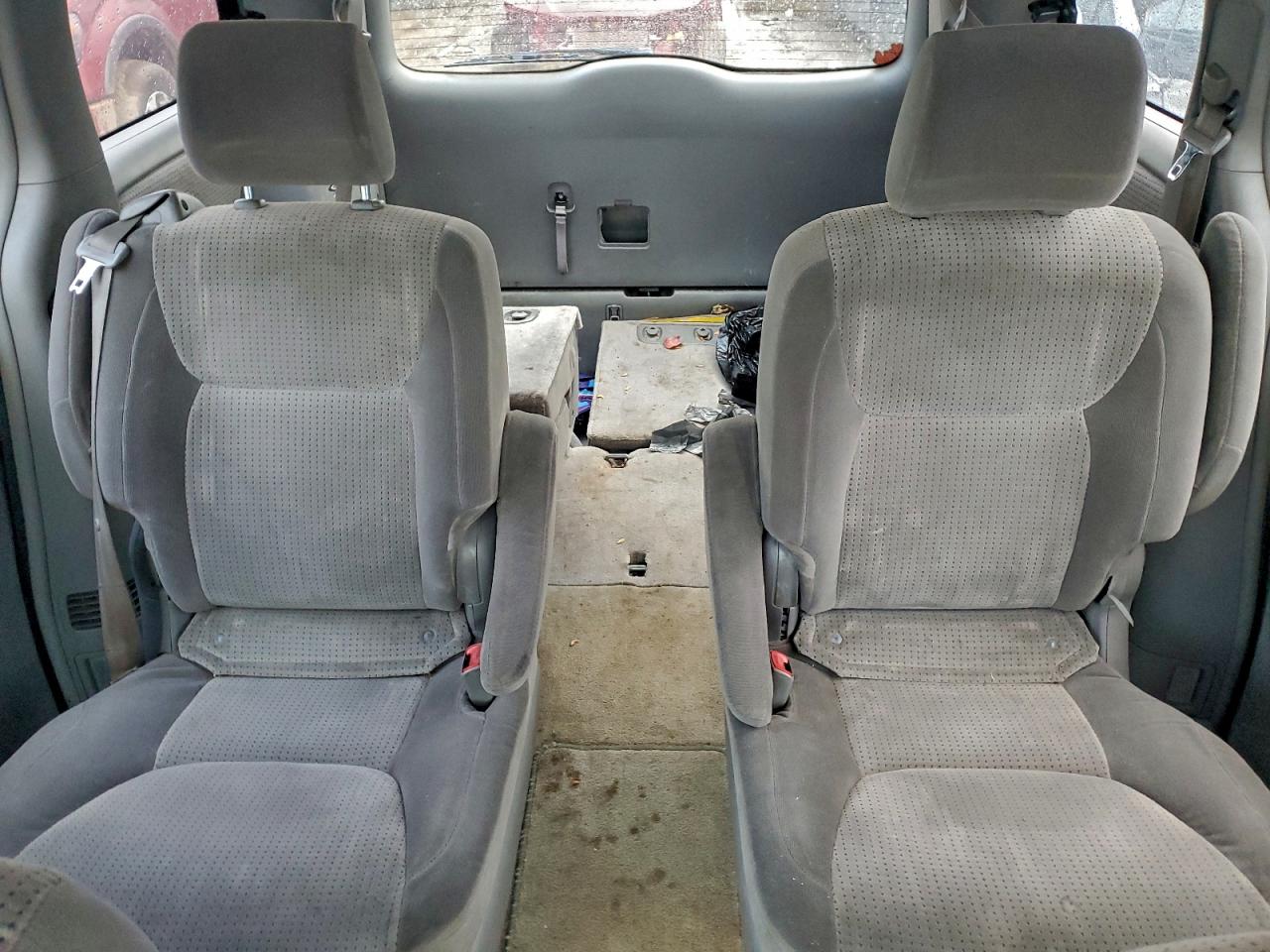2006 TOYOTA SIENNA CE photo 10