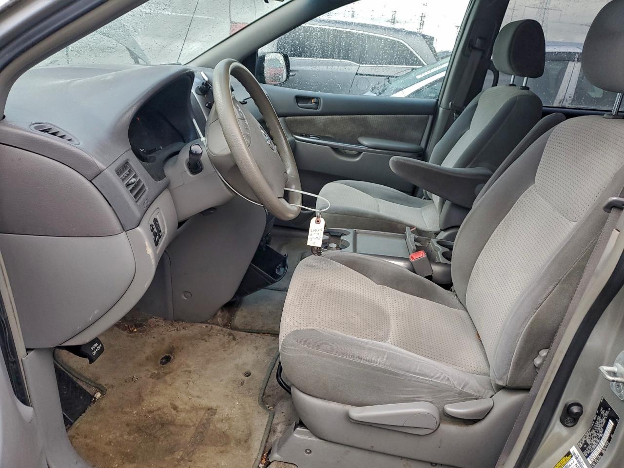 2006 TOYOTA SIENNA CE photo 7