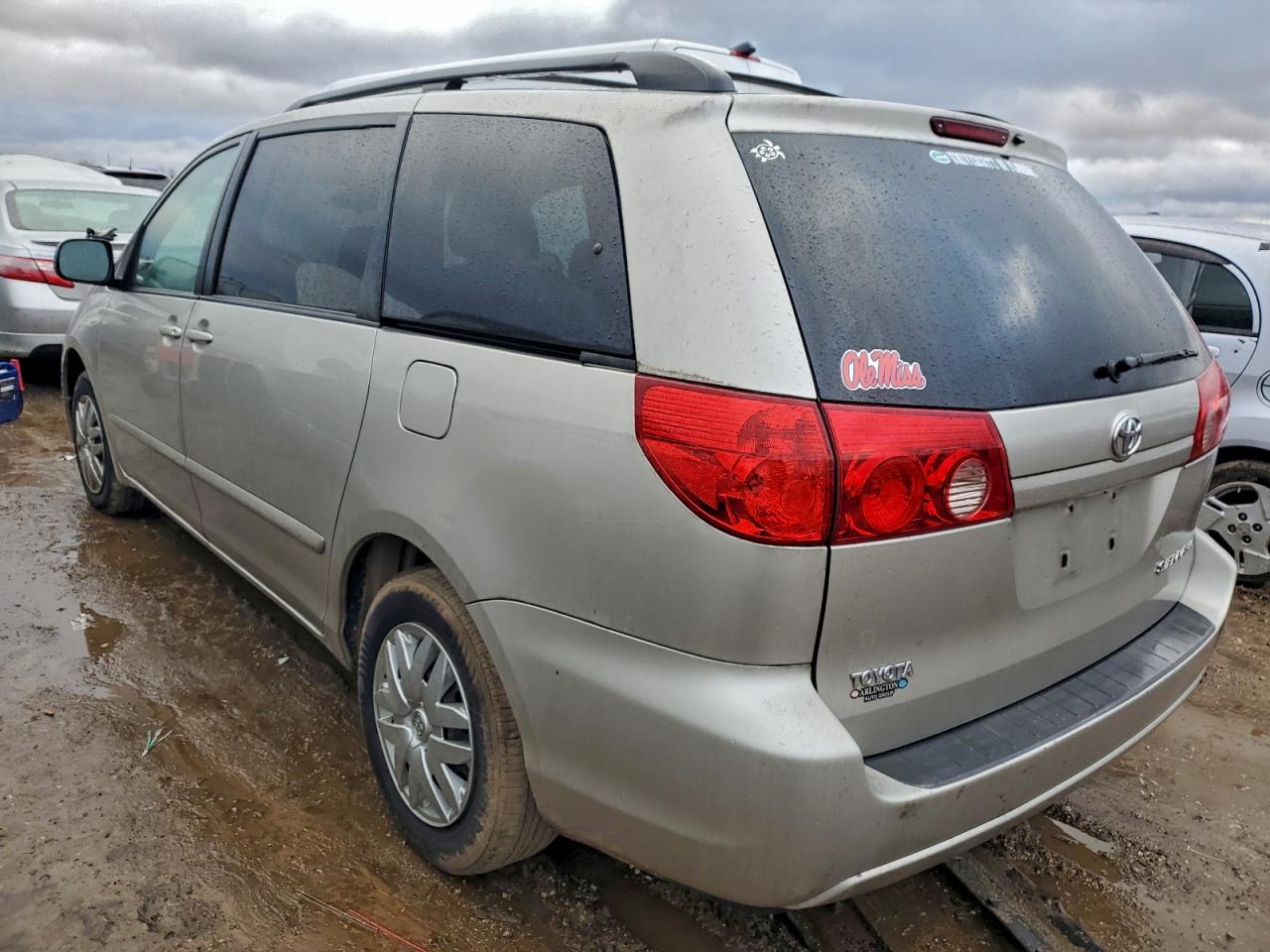 2006 TOYOTA SIENNA CE photo 2
