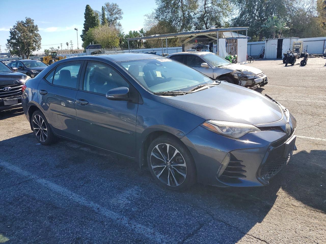 2017 TOYOTA COROLLA L photo 4