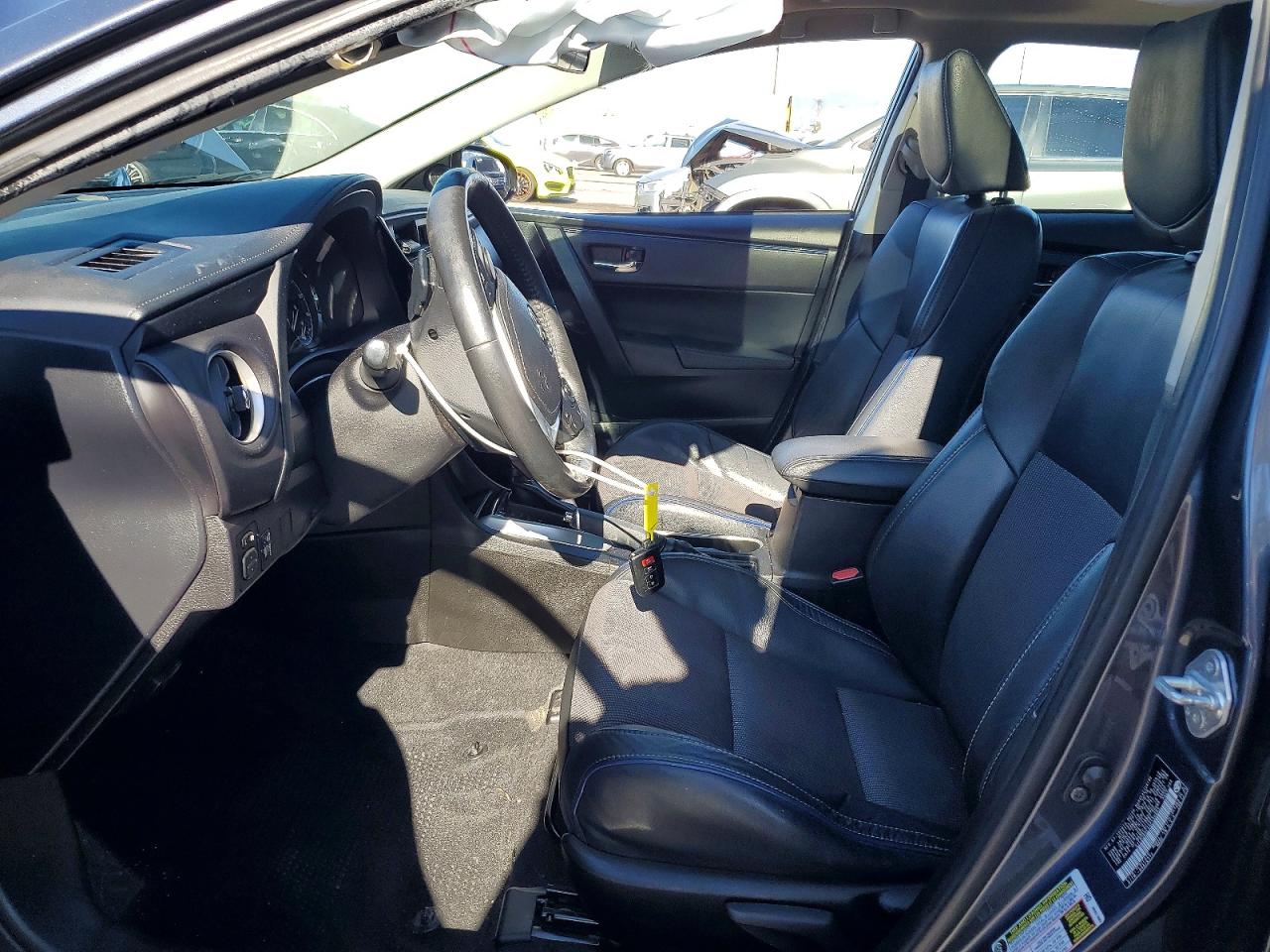 2017 TOYOTA COROLLA L photo 7