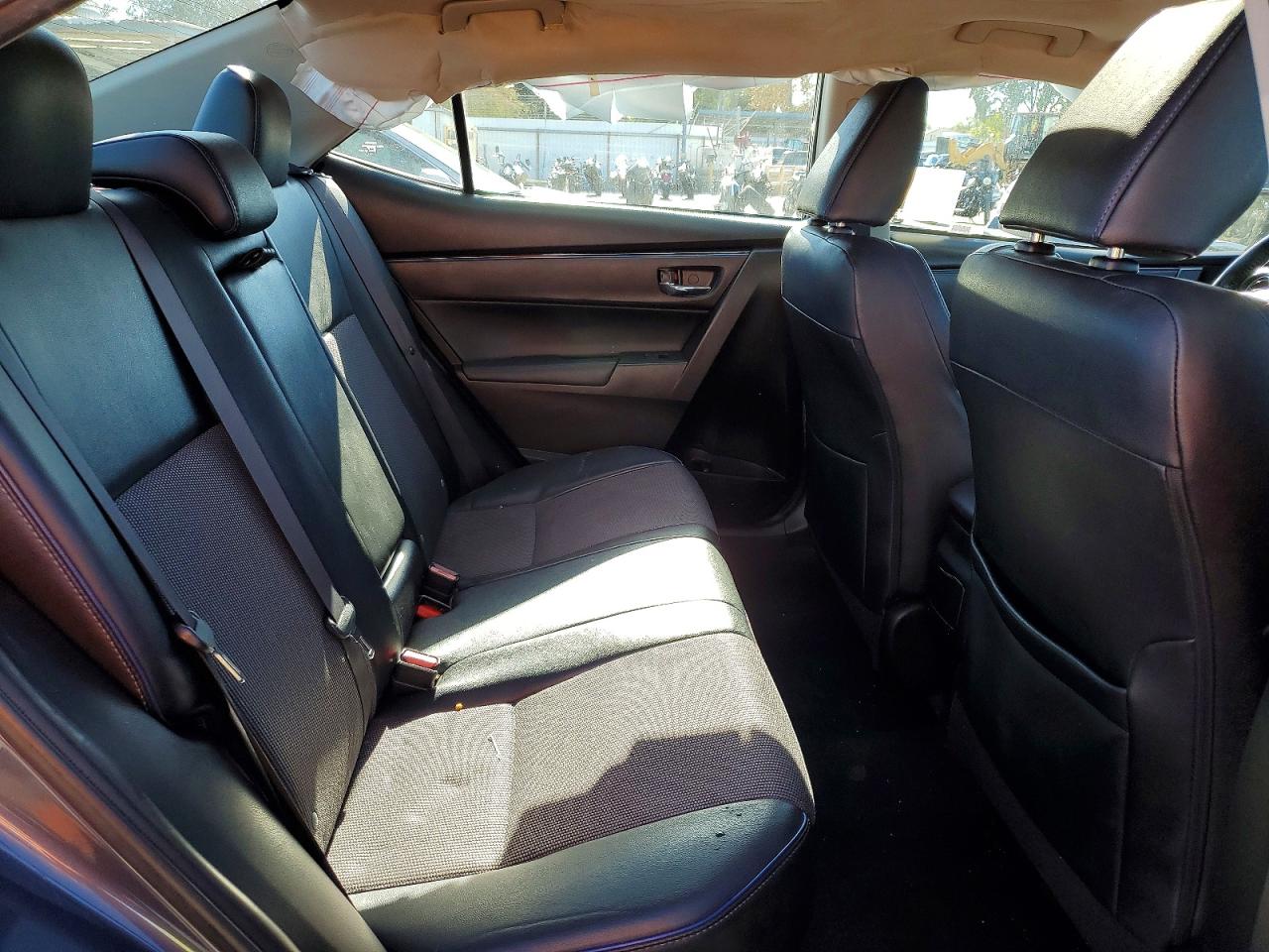 2017 TOYOTA COROLLA L photo 10