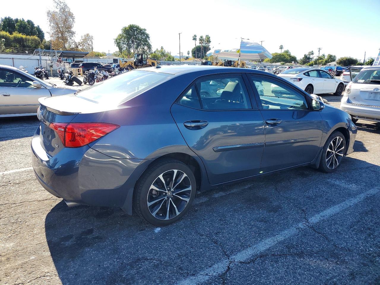 2017 TOYOTA COROLLA L photo 3