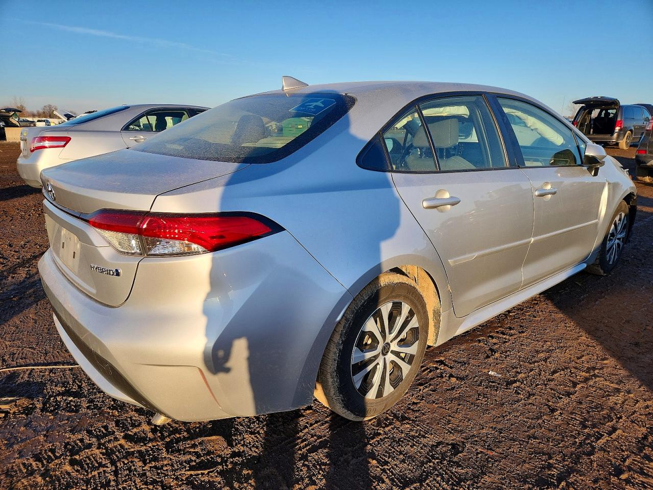 2020 TOYOTA COROLLA LE photo 3