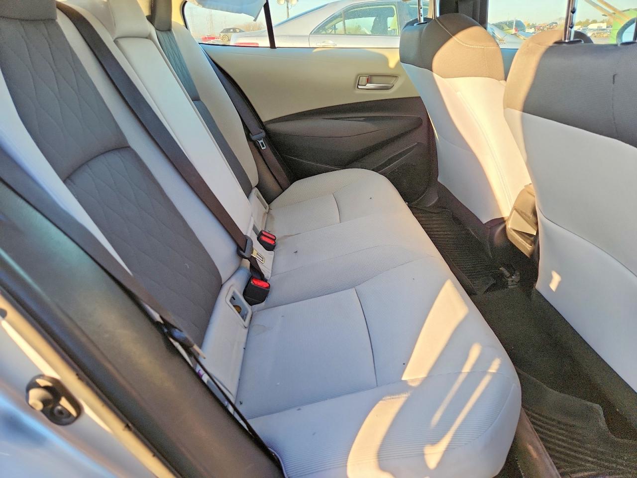 2020 TOYOTA COROLLA LE photo 10