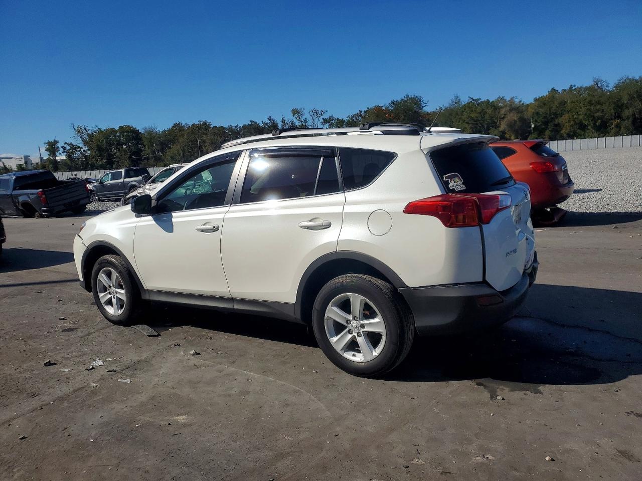 2013 TOYOTA RAV4 LE photo 2