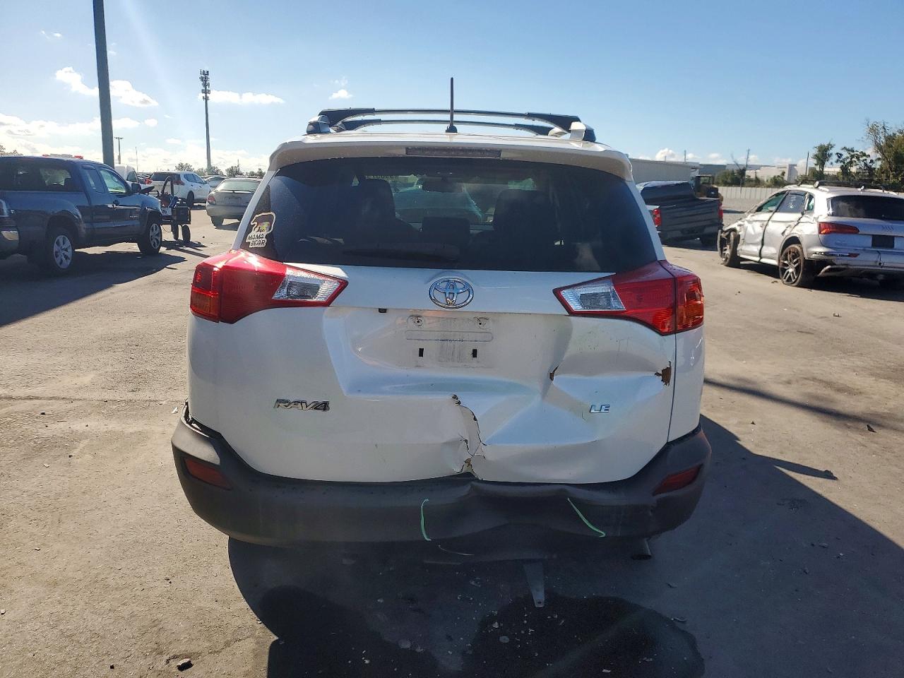 2013 TOYOTA RAV4 LE photo 6