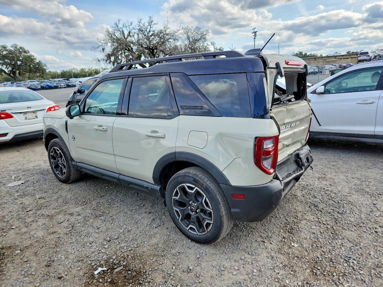 2025 FORD BRONCO SPORT OUTER BANKS photo 2
