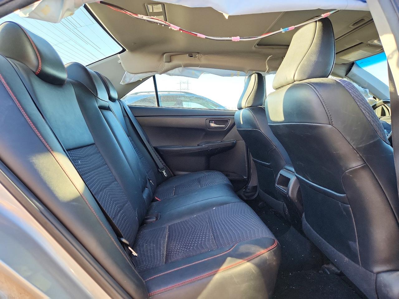 2015 TOYOTA CAMRY HYBRID photo 10