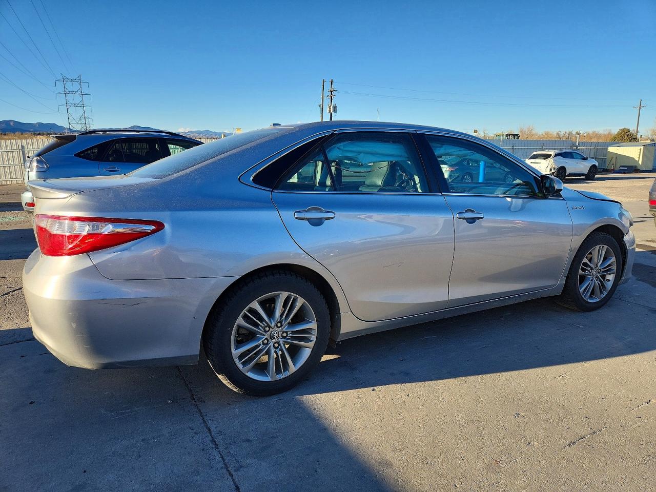 2015 TOYOTA CAMRY HYBRID photo 3