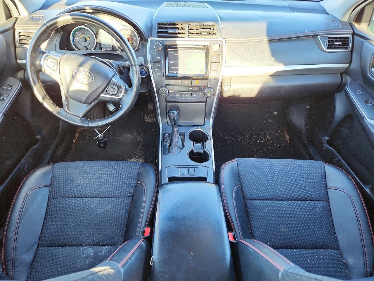 2015 TOYOTA CAMRY HYBRID photo 8