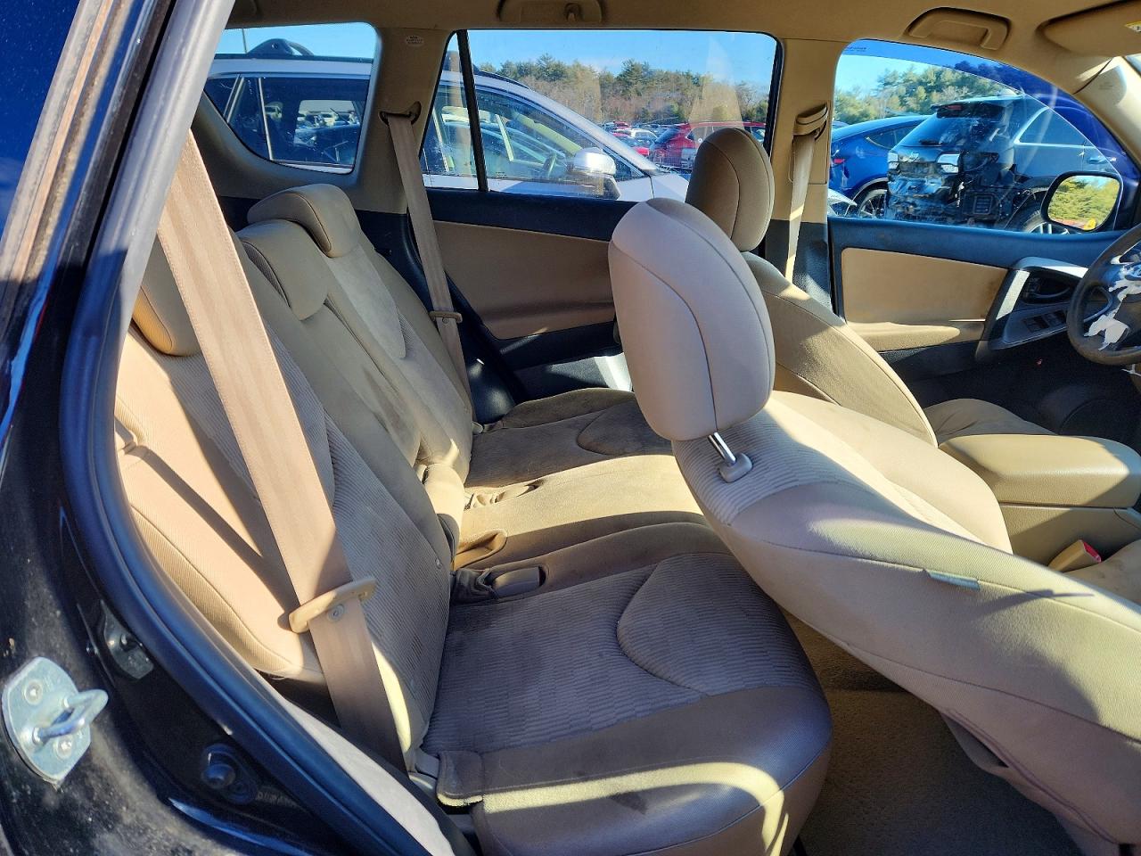 2010 TOYOTA RAV4 photo 11