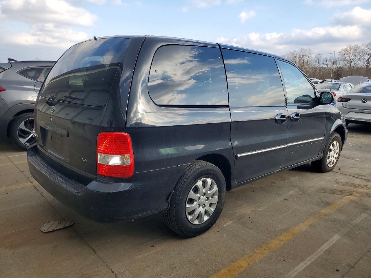 2004 KIA SEDONA EX photo 3