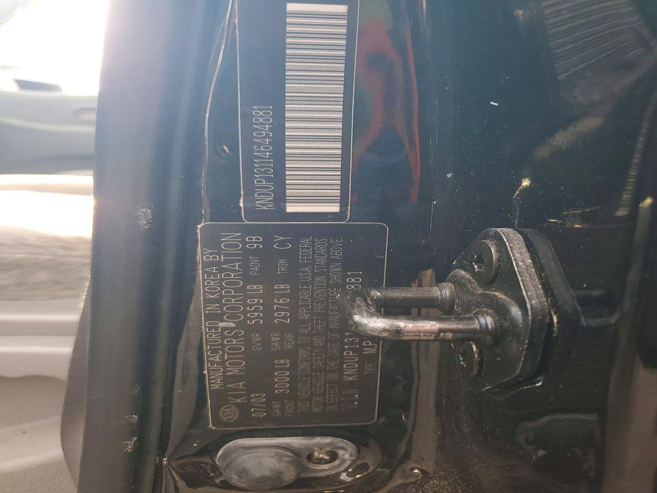 2004 KIA SEDONA EX photo 13