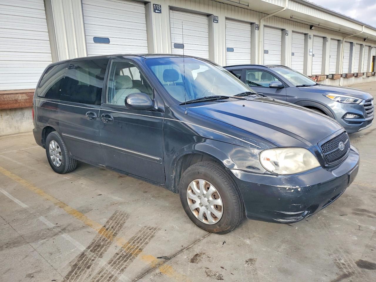 2004 KIA SEDONA EX photo 4