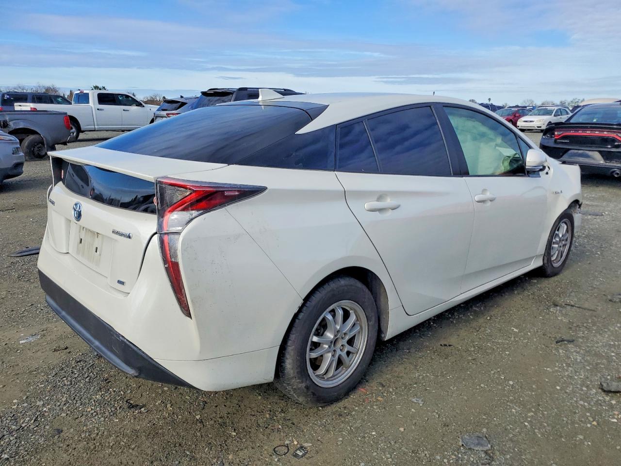 2016 TOYOTA PRIUS photo 3