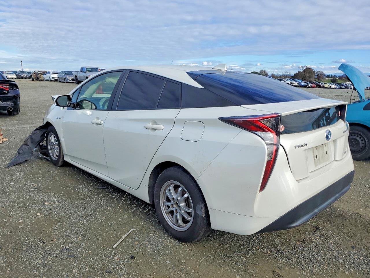 2016 TOYOTA PRIUS photo 2