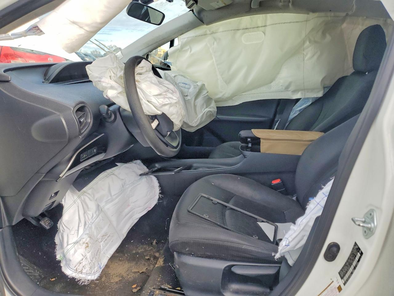 2016 TOYOTA PRIUS photo 7