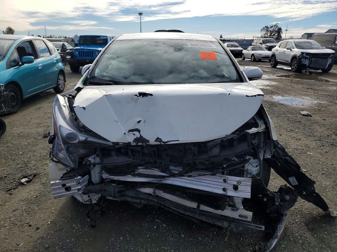 2016 TOYOTA PRIUS photo 5