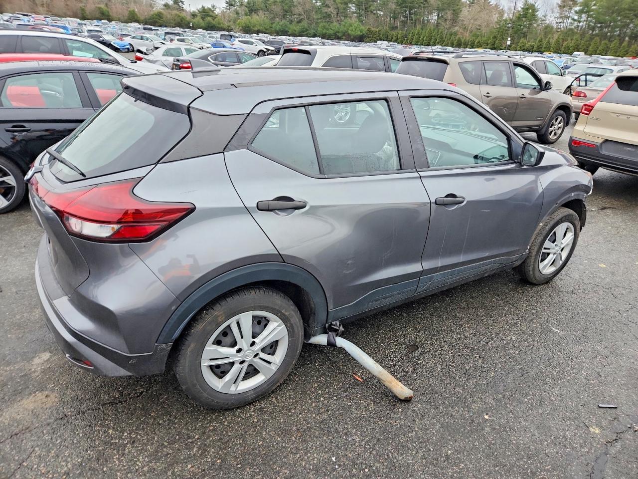 2021 NISSAN KICKS S photo 5
