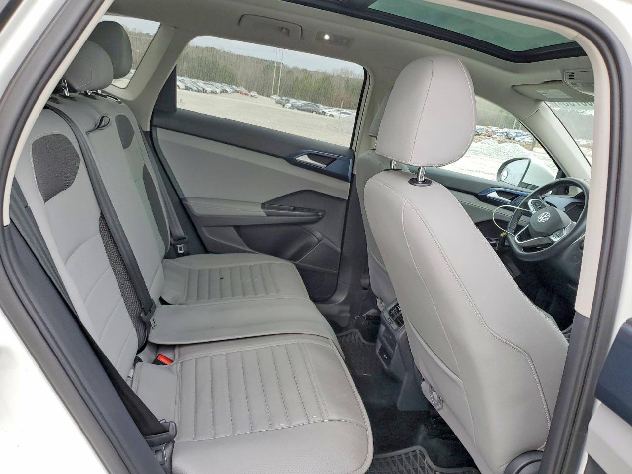 2024 VOLKSWAGEN TAOS SE photo 10