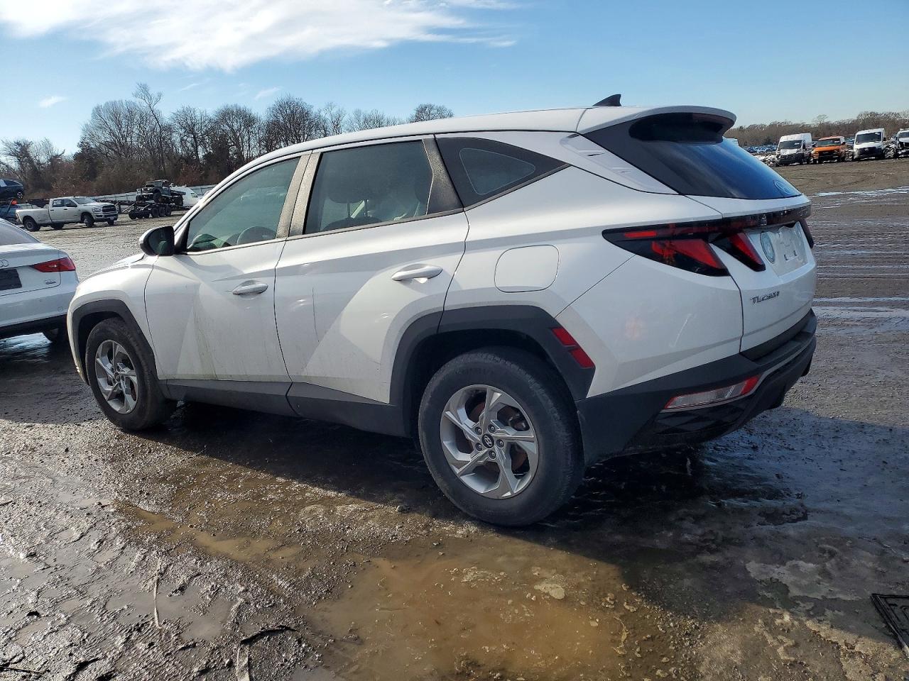 2023 HYUNDAI TUCSON SE photo 3