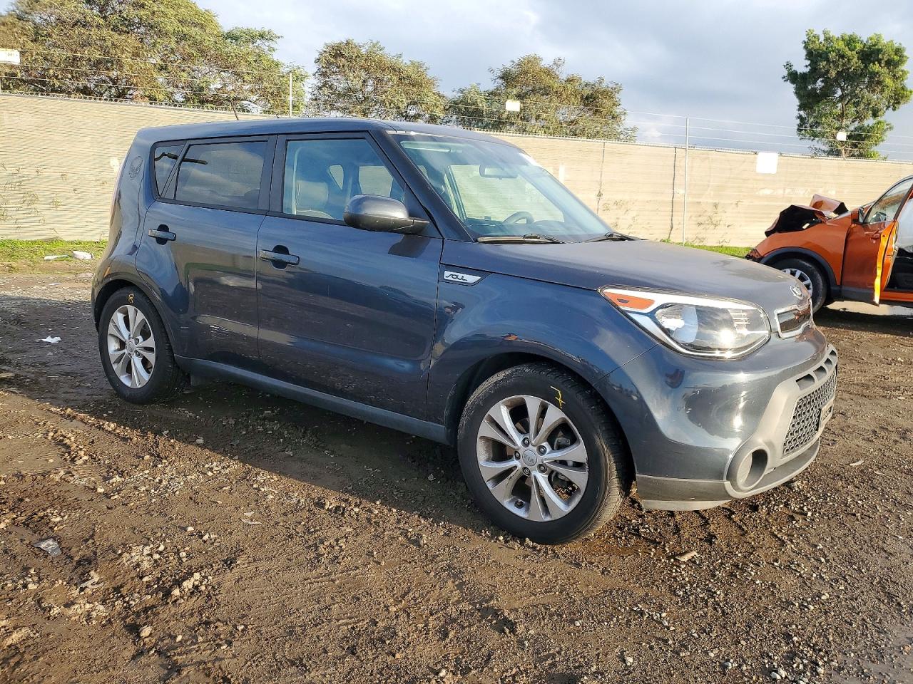 2015 KIA SOUL + photo 4
