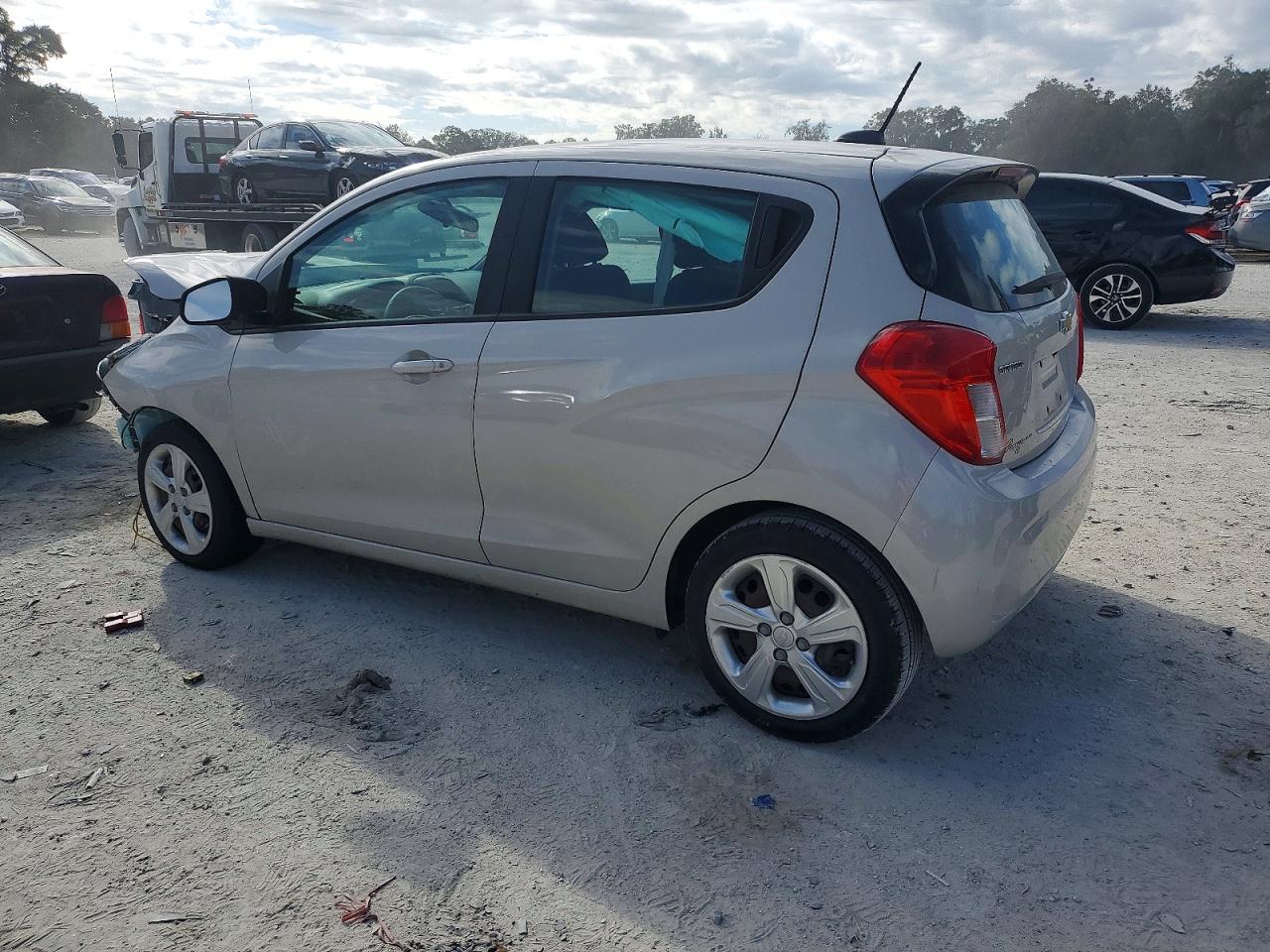 2019 CHEVROLET SPARK LS photo 2