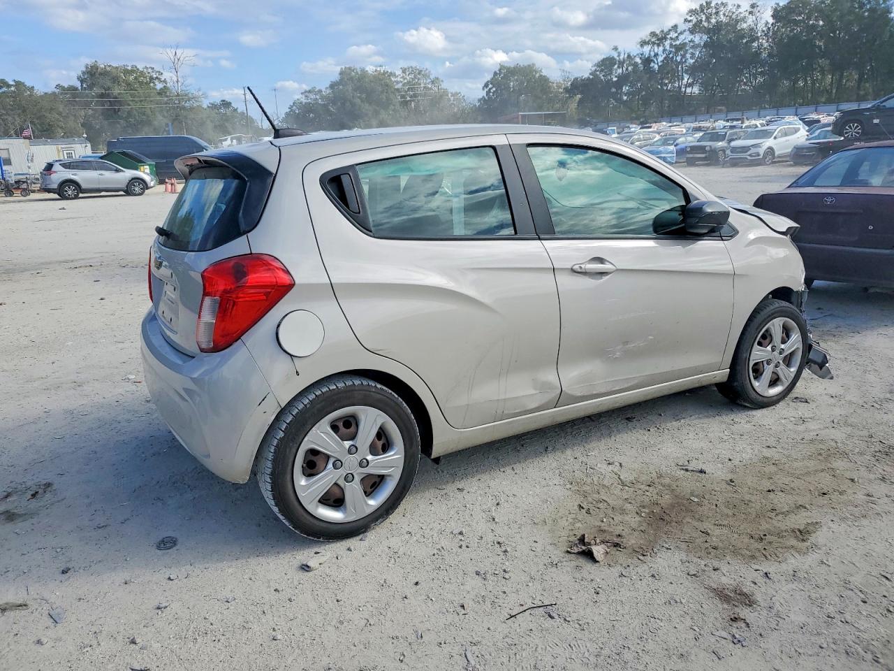 2019 CHEVROLET SPARK LS photo 3