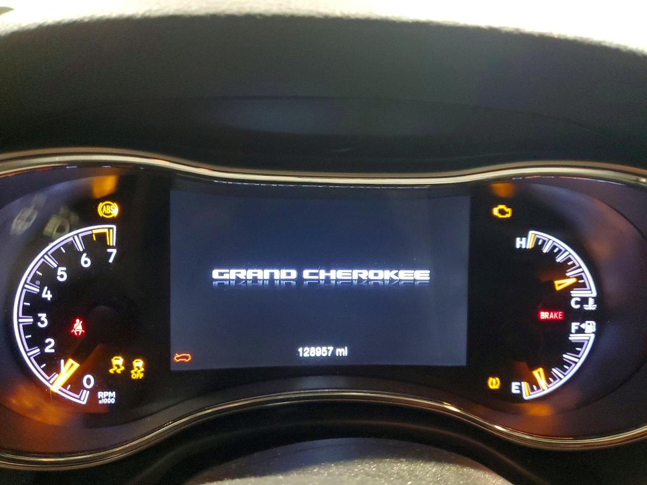 2019 JEEP GRAND CHEROKEE LAREDO photo 9