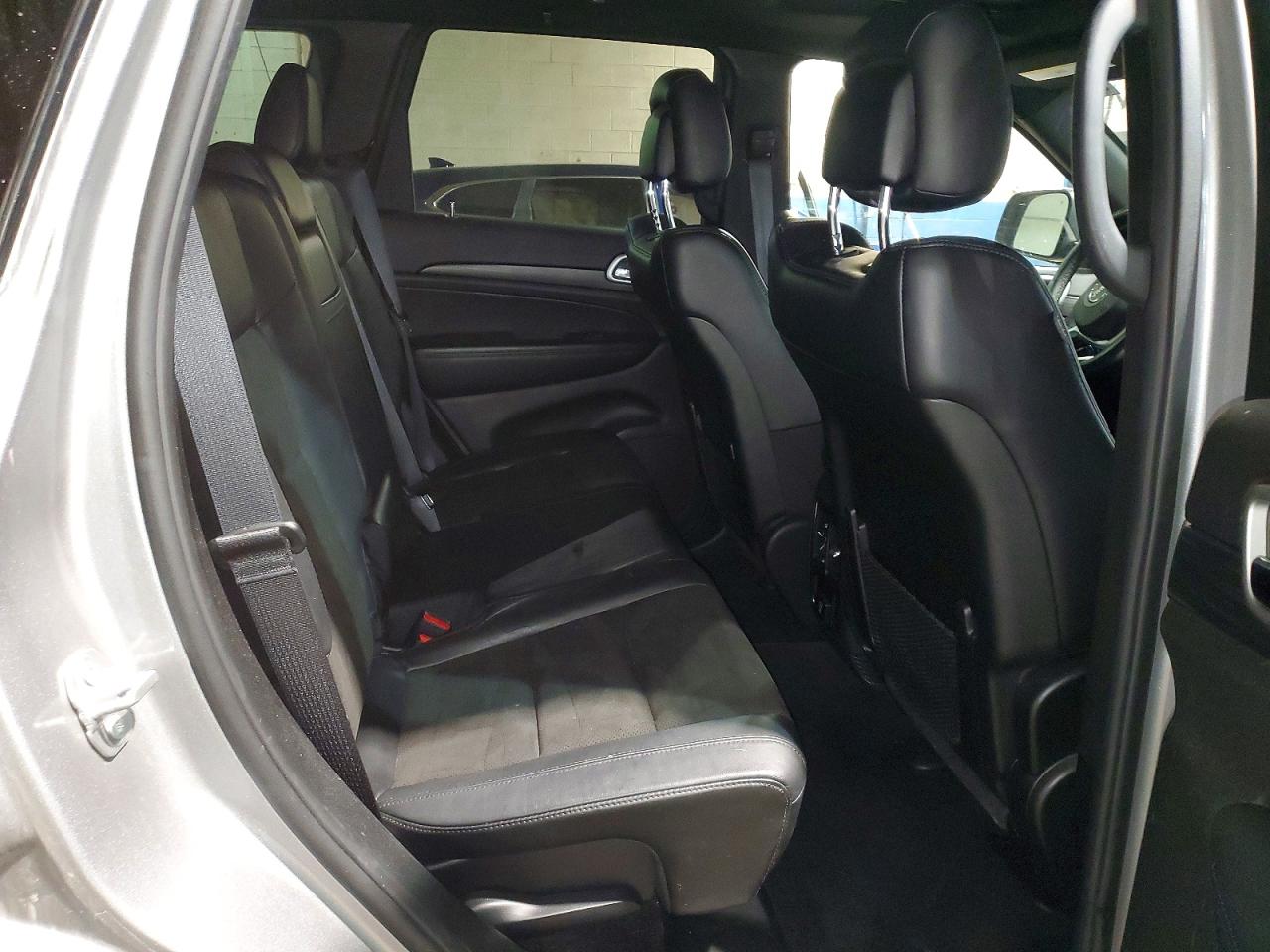 2019 JEEP GRAND CHEROKEE LAREDO photo 11