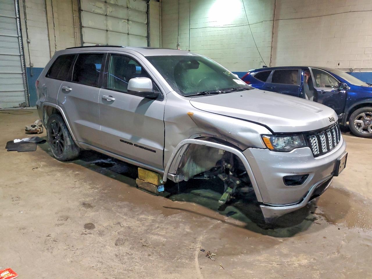 2019 JEEP GRAND CHEROKEE LAREDO photo 4