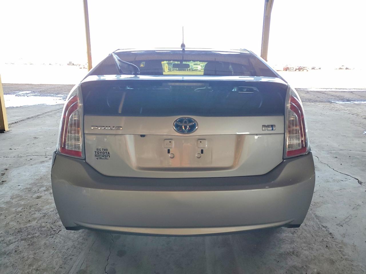 2015 TOYOTA PRIUS photo 6