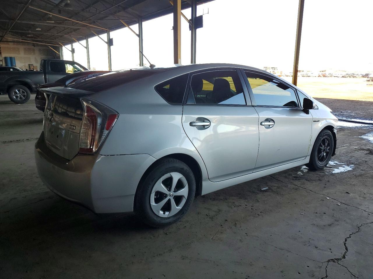 2015 TOYOTA PRIUS photo 3