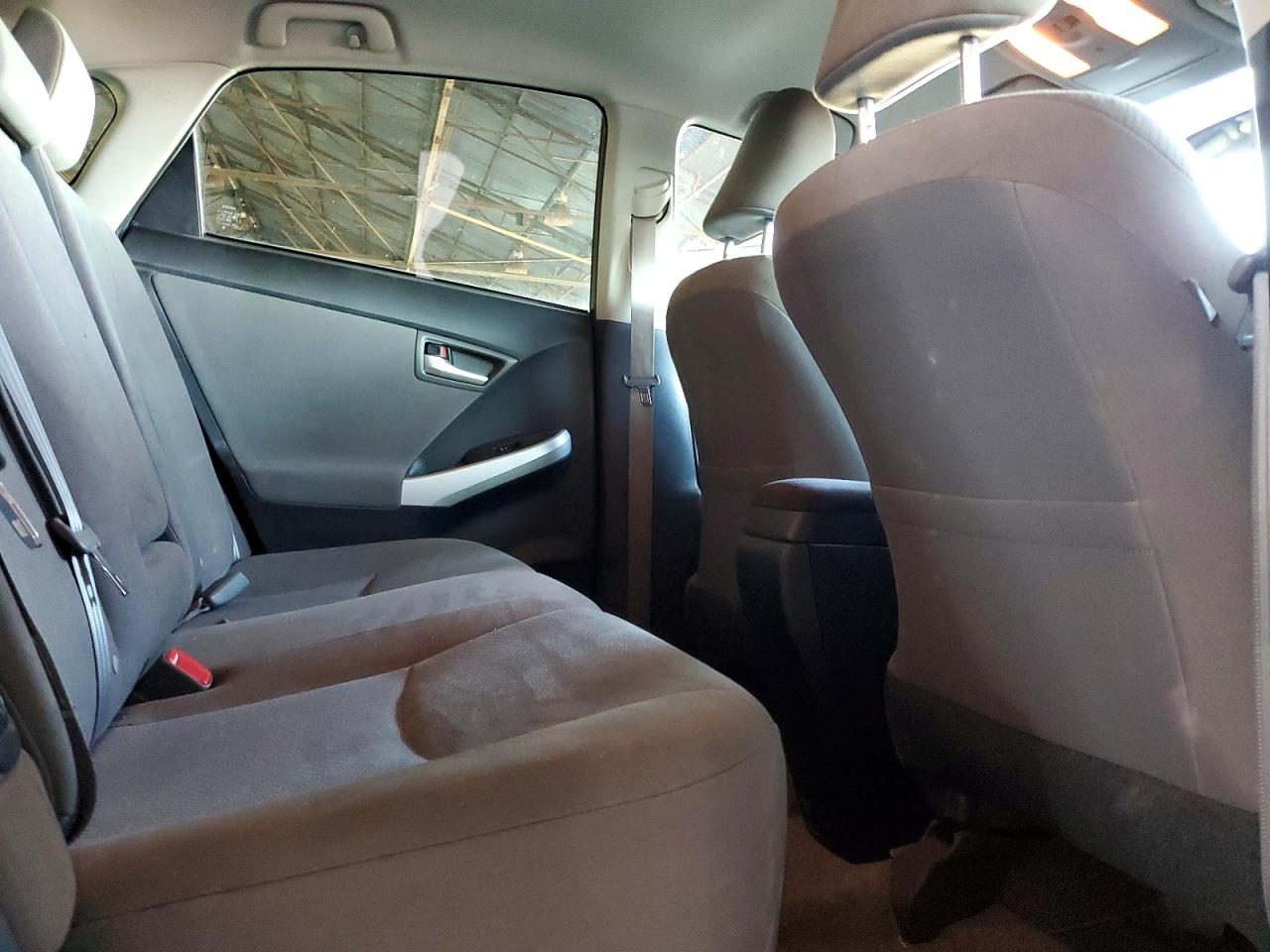2015 TOYOTA PRIUS photo 10