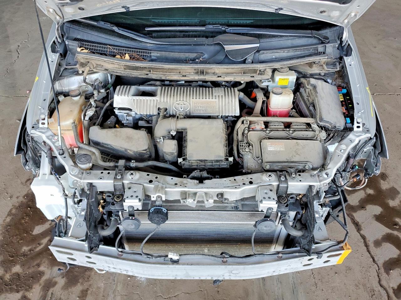 2015 TOYOTA PRIUS photo 11