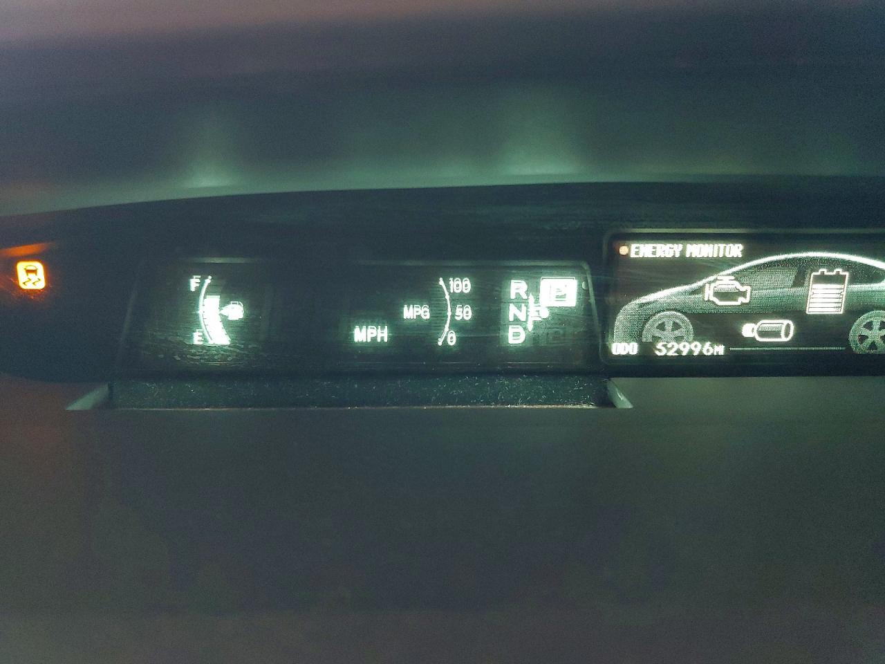 2015 TOYOTA PRIUS photo 9