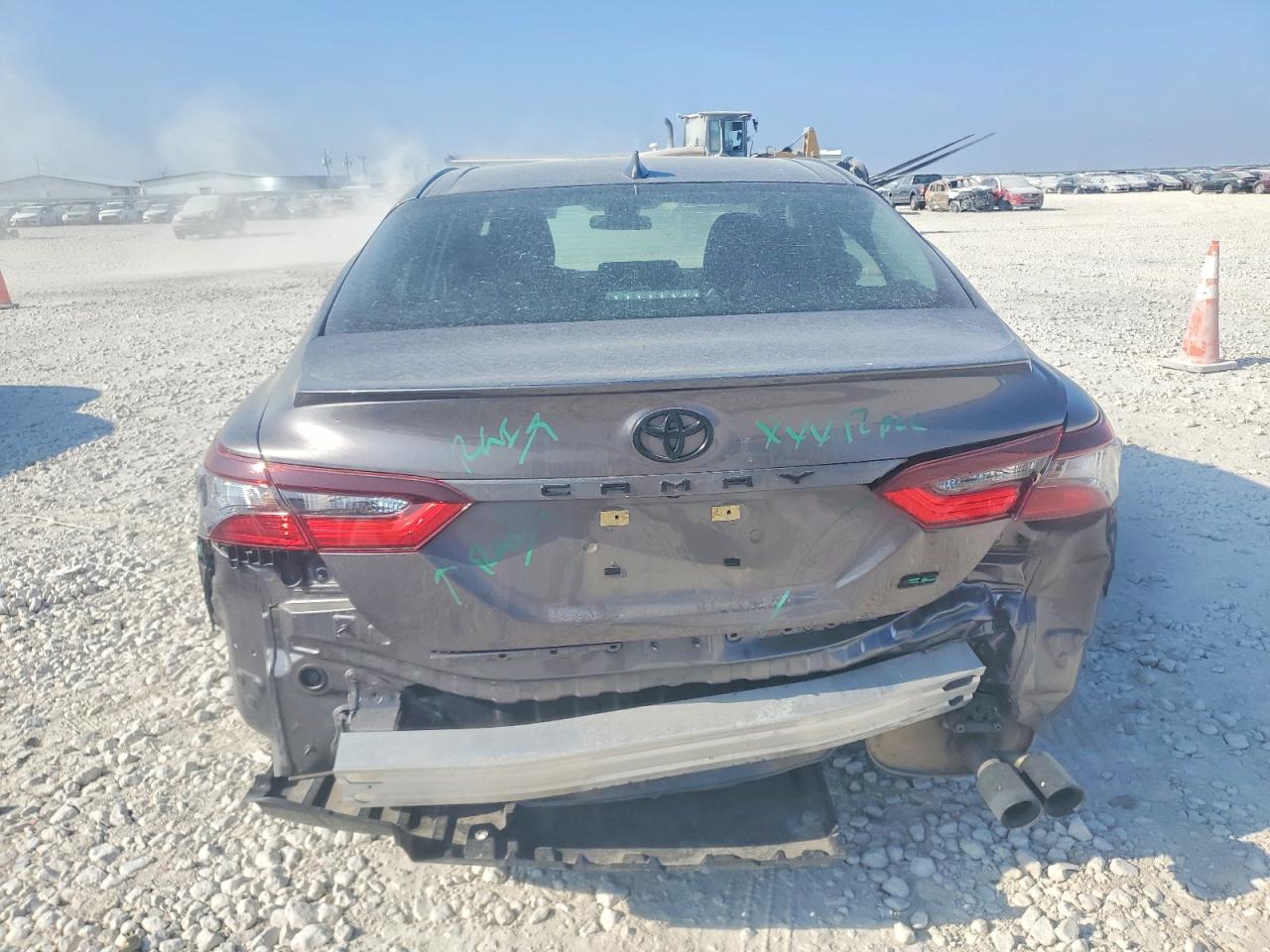 2022 TOYOTA CAMRY SE photo 6