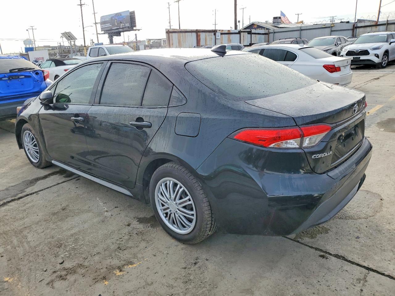 2021 TOYOTA COROLLA LE photo 2