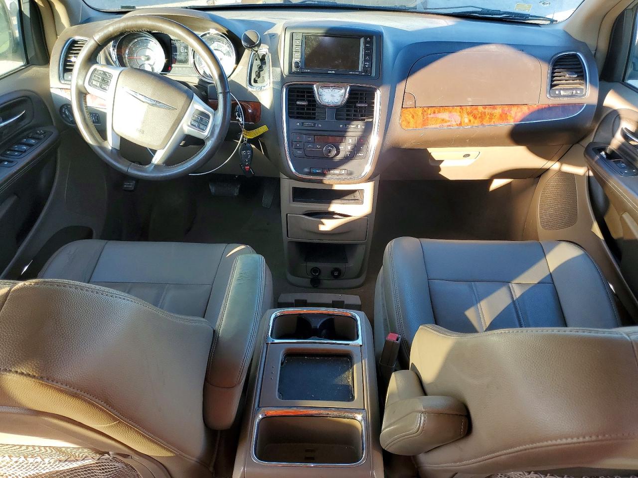 2015 CHRYSLER TOWN & COUNTRY TOURING photo 8
