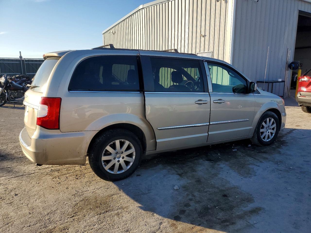 2015 CHRYSLER TOWN & COUNTRY TOURING photo 3