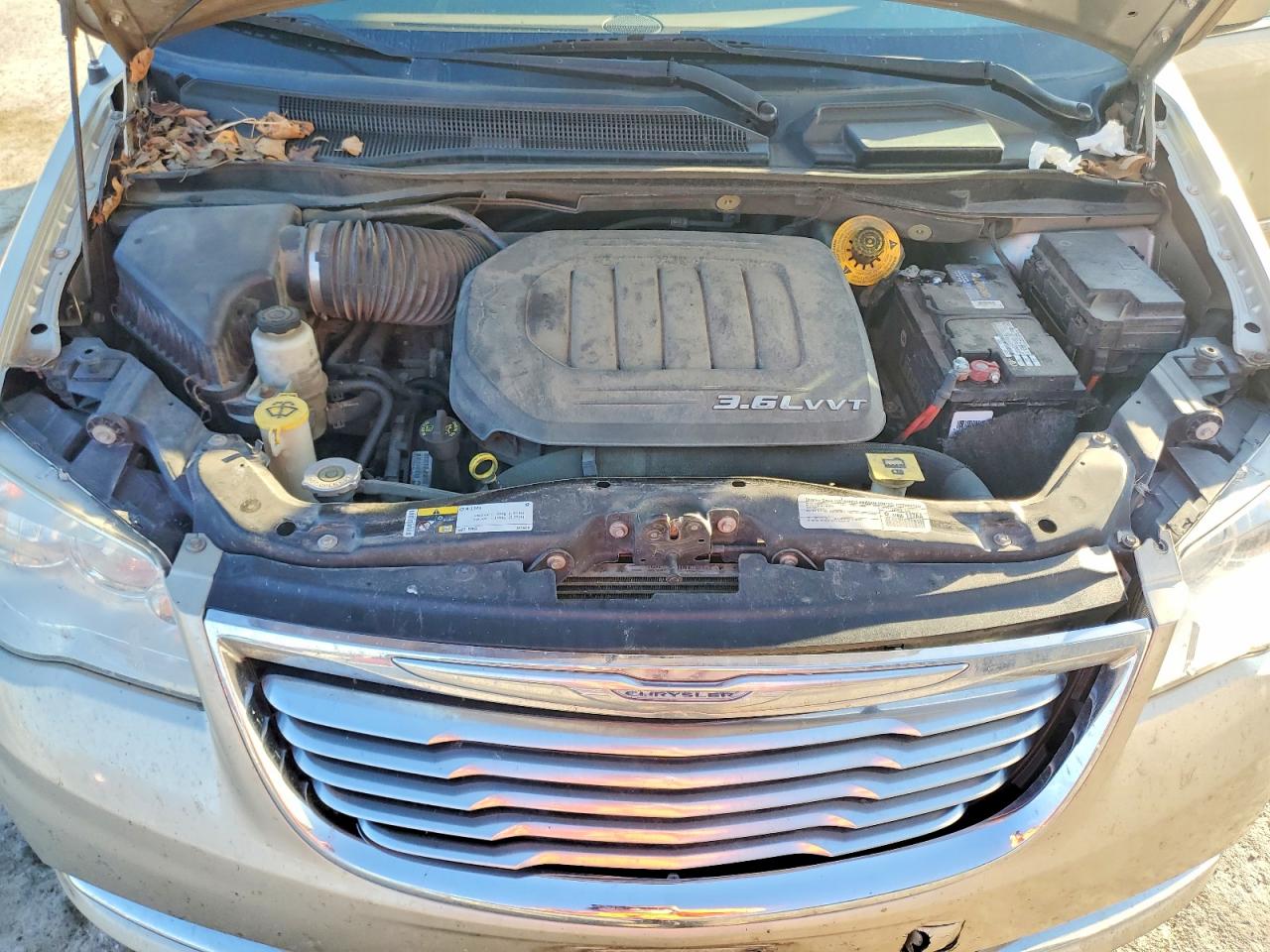 2015 CHRYSLER TOWN & COUNTRY TOURING photo 12