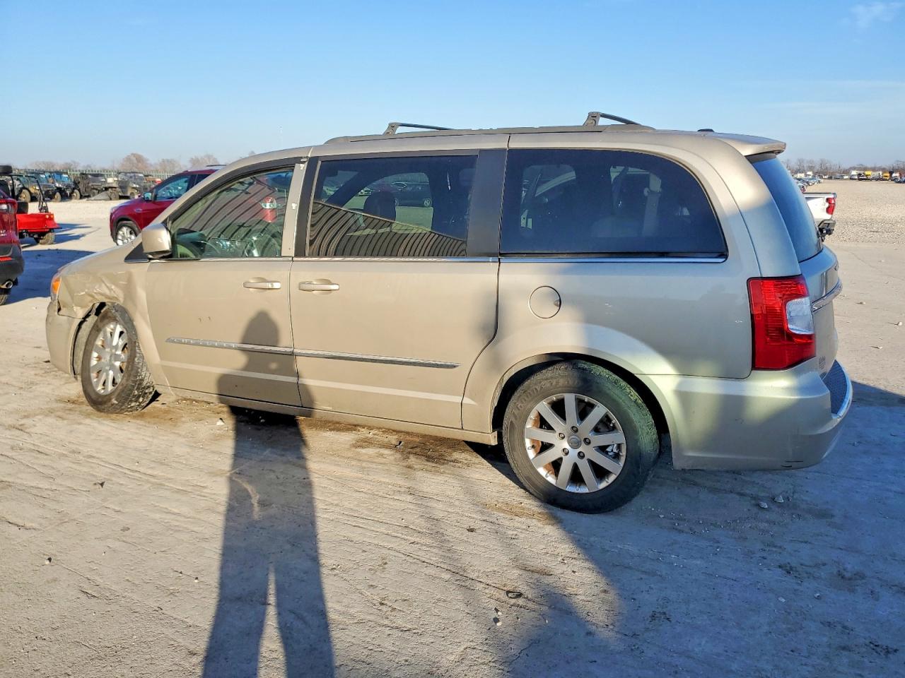 2015 CHRYSLER TOWN & COUNTRY TOURING photo 2