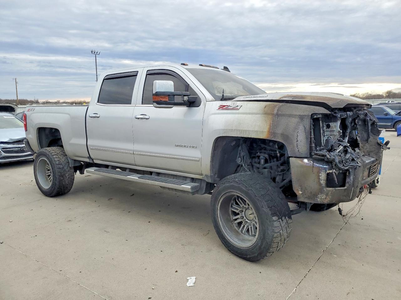 2019 CHEVROLET SILVERADO K2500 HEAVY DUTY LTZ photo 4