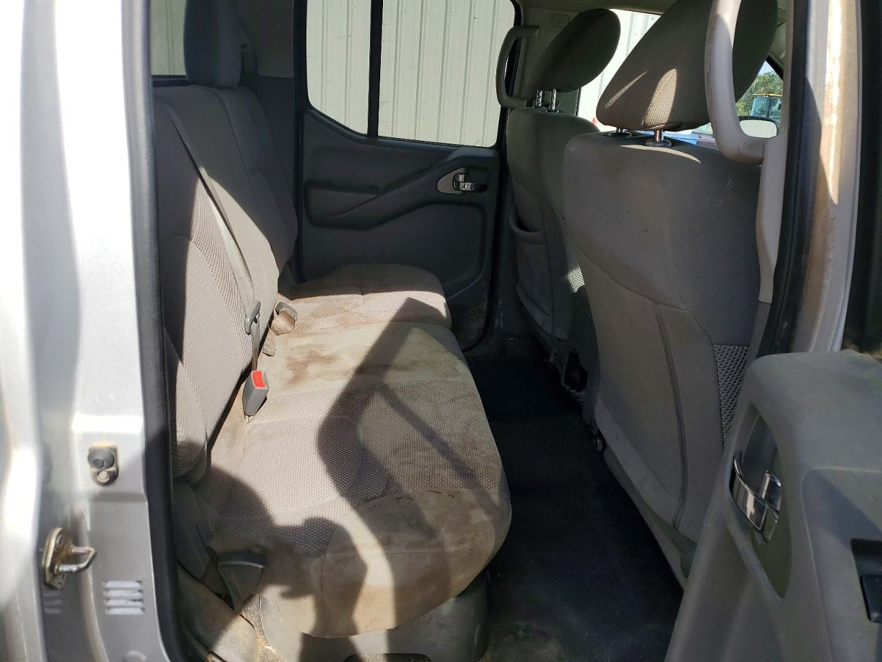 2019 NISSAN FRONTIER SV photo 19