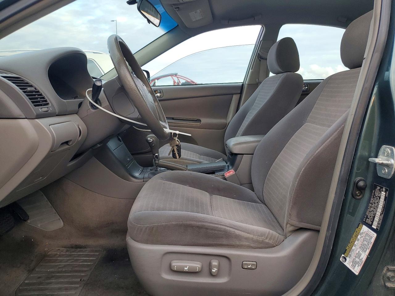 2006 TOYOTA CAMRY LE photo 7